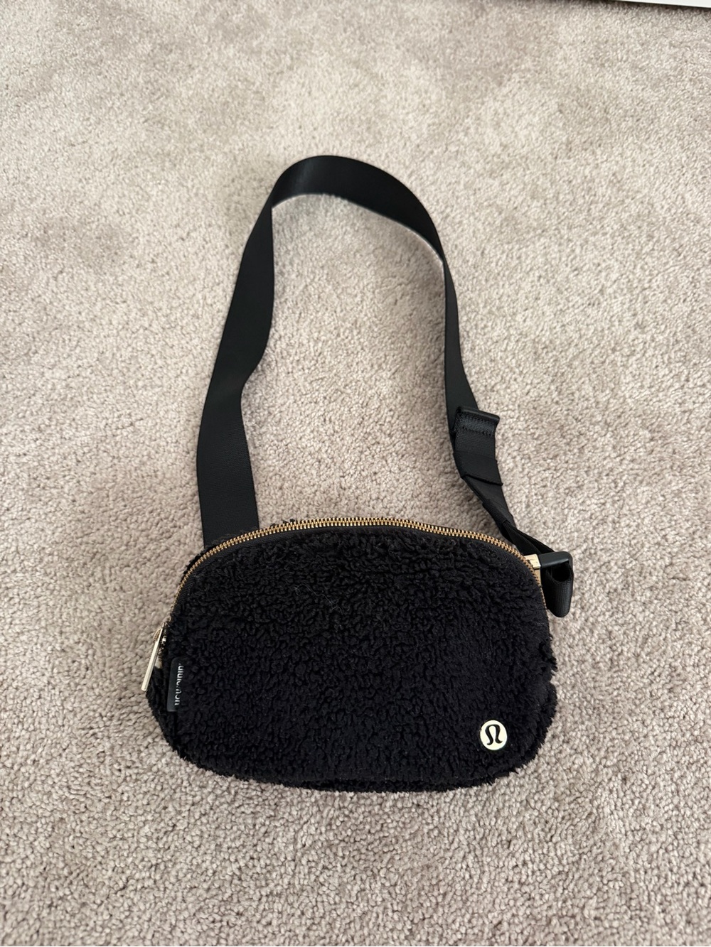 Lululemon Black Sherpa Everywhere Belt Bag - Sold out in stores!